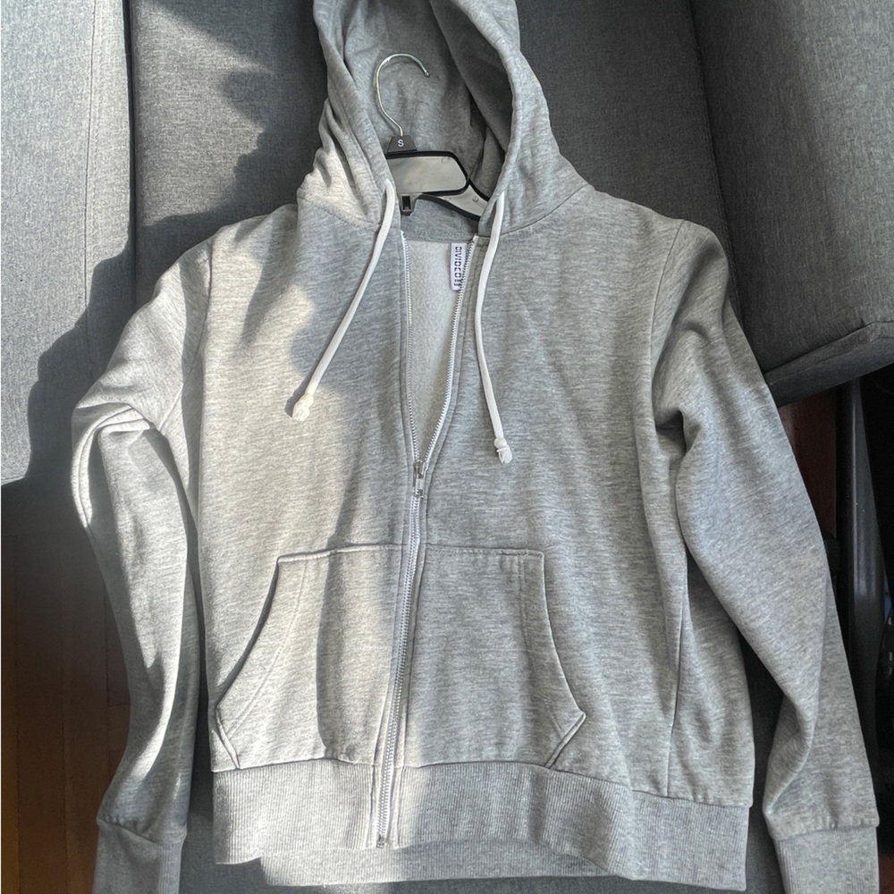 Great zip hoodie